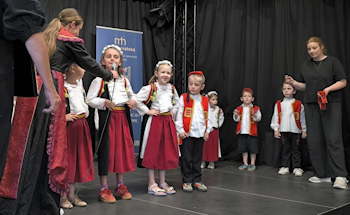 Auftritt der Kindertrachtengruppe